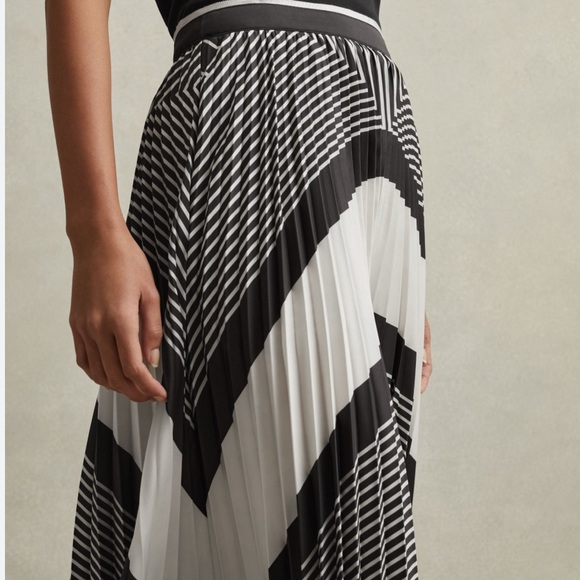 Reiss Dresses & Skirts - Reiss Black and White Pleated Midi Skirt